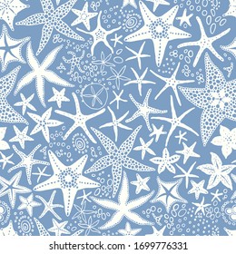 Starfishes silhouettes, seamless beautiful doodle pattern with scattered abstract sea stars. Vector hand drawn illustration in vintage style on light blue background.