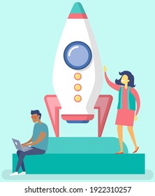 Projektfortschritt und Erfolg des Startup-Unternehmens, Teamwork, Mann mit Laptop zur Steuerung von Raketen im Weltraum. Kreative Innovationsentwicklung, Unternehmensziele. Strategie für unternehmerische Initiative