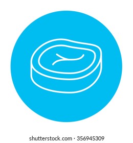 Icono de línea de acero para web, móvil e infografía. Icono de blanco vector en el círculo azul claro aislado en fondo blanco.