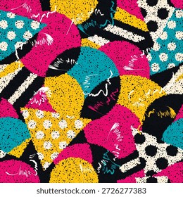 Patrón geométrico sin costuras con textura punteada en estilo retro de Memphis. Fondo abstracto colorido con Formas texturizadas, puntos, garabatos, rayas, zigzags. Adorno de Vector creativo de los años 90. Textura sin fin.