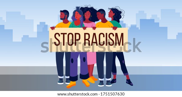街頭で抗議する若い多国籍の人々と人種差別の旗を止めなさい プラカードを持つ黒い女性と男性のベクターイラスト 人権のコンセプトに対する平らな姿勢での抗議 のベクター画像素材 ロイヤリティフリー