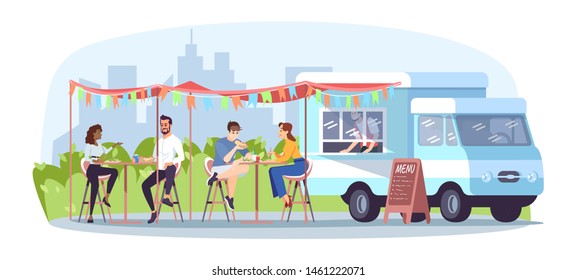 Dibujo vectorial plano de los cafés de comida callejera. Restaurante de comida para llevar preparado. Festival de verano en el parque de la ciudad. coche de comida, vendedor, gente en las mesas aislaron a personajes de caricaturas de fondo blanco