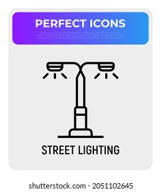 Icono de línea delgada de iluminación de la calle. Ilustración vectorial moderna de linterna.