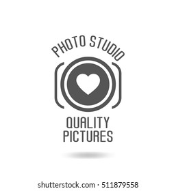 studio logos. School-Studio icon. Vintage camera. White background. Vector illustration. Professional photography