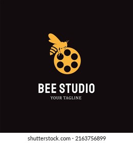 Studiofilm mit Bienenlogo-Design