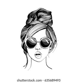 Stylish girl in glasses. Fashion illustration. 