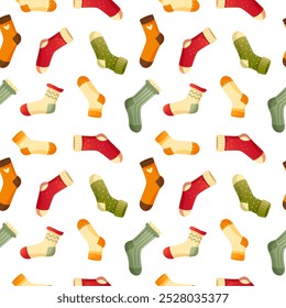 Patrón sin costuras con estilo de calcetines coloridos y acogedores diferentes. Calcetines con diferentes estampados y colores. Patrón de calcetines de invierno y otoño sobre un fondo blanco.