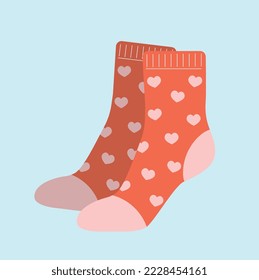 Stilvolle Socken mit Druck. Schöne rote Socken mit süßen rosa Herzen. Romantische Legustraden zum Valentinstag. Design-Element für Aufkleber oder Plakate. Cartoon-Flache Vektorgrafik auf blauem Hintergrund