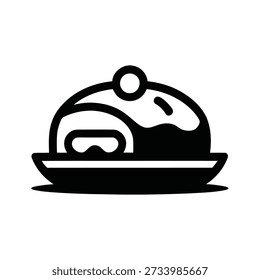 Um prato estilosamente ilustrado de carne assada com uma tampa decorativa.