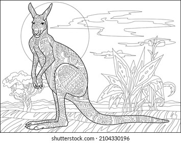 Canguro salvaje australiano estilizado en la selva con animales, sol y árboles. Esbozo de mano libre para página de coloreado antiestrés para adultos con doodle y elementos zentangle.