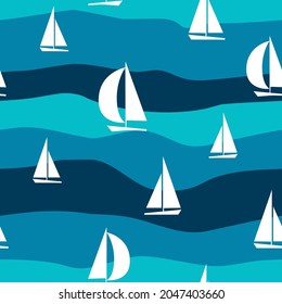 Mar azul estilizado con olas y tablas de vela blanca.  Patrón sin foco. Ilustración vectorial.