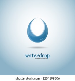 Diseño del logotipo de la gota de agua azul vectorial estilizada