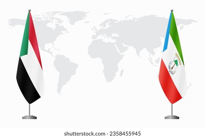 Flaggen des Sudan und Äquatorialguineas für offizielle Treffen vor dem Hintergrund der Weltkarte.