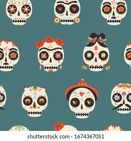 Cáscaras de azúcar. Cabezas de esqueleto. Varios adornos. Ilustración del vector dibujado a mano. Día de los Muertos en México. Dia de los muertos. Decoración de Halloween. Patrón transparente