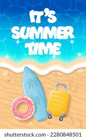 Playa de verano con tabla de surf, anillo de goma inflable y maleta. Ilustración vectorial en estilo 3d