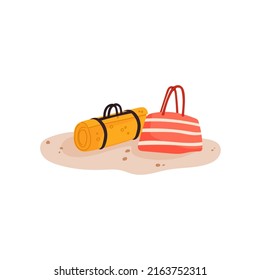 Bolsa de viaje de la playa de verano y saco sobre arena aislado de caricatura plana estilo verano accesorio de verano. Relajación vectorial y turismo, viajes y descanso iconos. Objetos de vacaciones, arena dorada y bolsos de mano