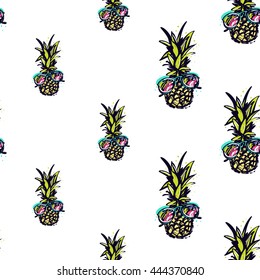 Summer beach vector seamless pattern with pineapple in sunglasses. Sunny bright ocean beach elements for vacation in american style. Hand draw vector illustration.