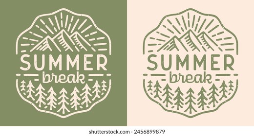 Letras de vacaciones de verano insignia camping senderismo. Ilustración estética vintage retro del paisaje de los árboles del bosque de montaña para el Vector estampado del logotipo de la camiseta del profesor al aire libre del viaje escolar de los amigos a juego.