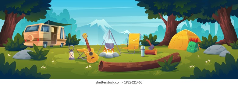 昼間のサマーキャンプ。 マウンテンビューで、ポット、テント、丸太、コードロン、ギターを持つRVキャラバンがキャンプファイアに立つ。 夏のキャンプ、旅行、旅行、ハイキング活動、漫画のベクターイラスト