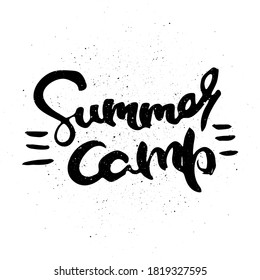 Campamento de Verano. Frase motivacional del vector. Letras ornamentales dibujadas a mano. Impresión de doodle dibujada a mano