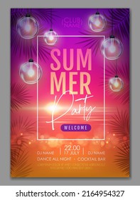 Afiche de la fiesta de la discoteca de verano con hojas tropicales y un hilo de luces. Fondo de verano. Ilustración del vector