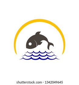 summer emblem with fish and wave