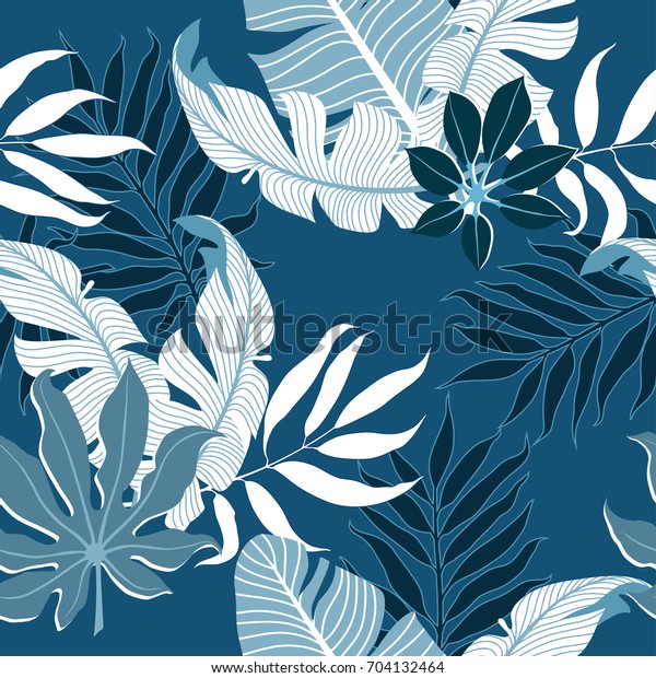 夏のエキゾチックな花柄の熱帯のヤシの葉の背景 熱帯の抽象的なシームレスなベクター画像 青のパレットに植物の花の自然の壁紙 のベクター画像素材 ロイヤリティフリー