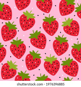 summer fruit seamless pattern. juicy colored strawberries on a pink background. vector illustration