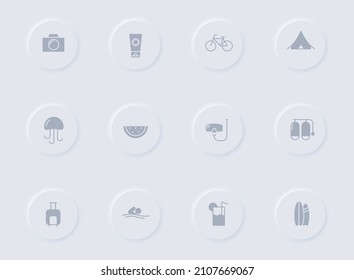 iconos vectoriales grises de verano en botones de goma redondos. conjunto de iconos de verano para web, aplicaciones móviles, diseño ui y poligrafía de negocios de promoción