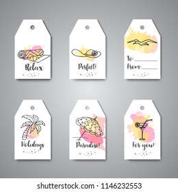 Summer hand drawn gift tags. Beach doodle elements. Vacation and trevel to the sea Sketch Vector