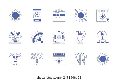 Conjunto de iconos de verano. Trazo de línea de estilo duotono y negrita. Ilustración vectorial. Contiene verano, sombrilla, ventilador, sol, camisa, piscina, sunlotion, calendario, palmtree, voleibol de playa.