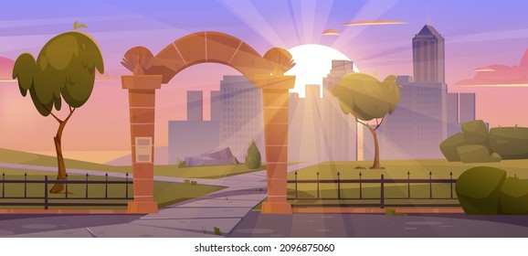 Paisaje veraniego con entrada en arco de piedra al parque público, cerca metálico, hierba verde y árboles al atardecer. Dibujo vectorial del jardín de la ciudad con portal de arcos, sol y edificios en el horizonte