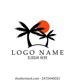 un logotipo de verano con dos palmeras y sol adecuado para las vacaciones de verano