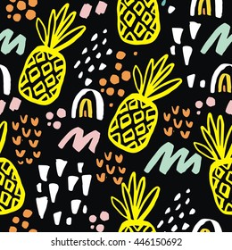Summer print with pineapple