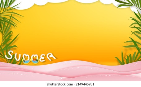 Piso de ramas verdes de palma de coco sobre fondo amarillo con corte de papel y playa tropical artesanal con espacio para copiar. Fondo de vista superior con concepto de amplia composición para vacaciones de verano, viajes