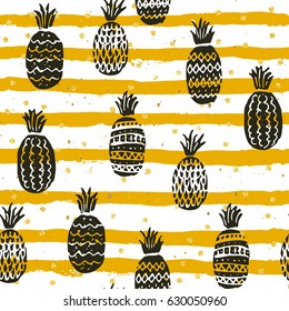 Summer seamless background with hand drawn doodle pineapples.