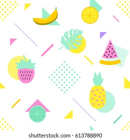  Summer seamless pattern with fruits and geometric elements in memphis style. Vector background.