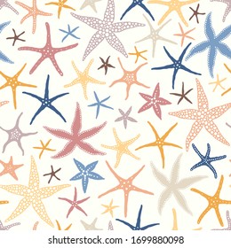 Summer seamless pattern with scattered abstract silhouettes starfishes. Vector colorful hand drawn illustration in vintage style on ivory background.