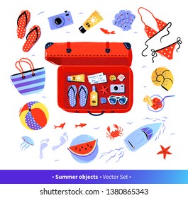 Conjunto de Vector de vista superior de vacaciones de verano junto al mar con maleta de viaje abierta y accesorios de playa sobre fondo blanco.