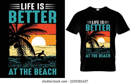 Sommer Sonnenuntergang bedrückte Vektort-Shirt-Design mit Palmen Silhouette und Phrase "Summer vibes". Kann für dunkle und helle Hemden verwendet werden.