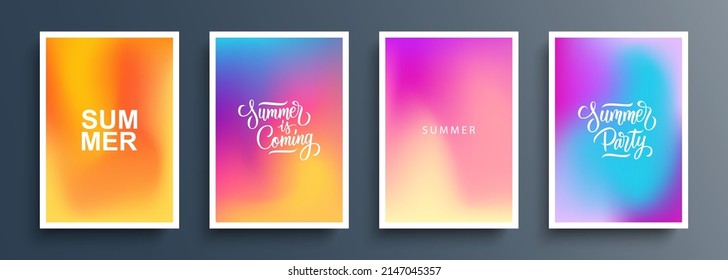 El tema de verano oscurece los fondos con patrones abstractos de gradiente de color borroso y letras dibujadas a mano. Set de verano para folletos, carteles, pancartas, volantes y tarjetas. Ilustración vectorial.