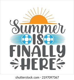 Diseño de camisetas de verano sobre fondo blanco con letras dibujadas a mano, sol étnico decorativo. Afiche colorido, diseño de camisetas de playa de vacaciones de verano