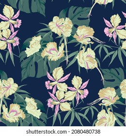 Patrón digital de flores tropicales de verano.  Flores del paraíso crema rosa, hojas tropicales sobre un bonito fondo azul. Patrón floral para papel textil o de pared. Patrón romántico otoñal. 