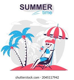 La actividad de verano aisló el concepto de caricatura. Mujeres tomando el sol en la playa durante sus vacaciones en el mar, gente de diseño plano. Ilustración vectorial para blogs, sitio web, aplicación móvil, materiales promocionales.