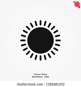 Sun icon. Trendy vector summer symbol