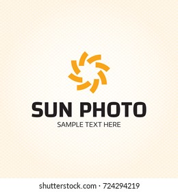 Sun Photo logo design template. Vector sun and shutter logotype illustration. Graphic camera lens icon symbol for photographer, studio. Isolated solar focus sign label in circle