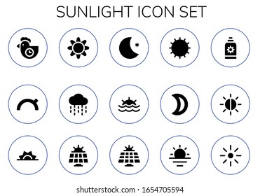 conjunto de iconos de luz solar. 15 iconos llenos de luz solar.  Iconos modernos sencillos, como: Por la mañana, por la noche, sol, lluvia, luna, puesta de sol, crema solar, brillo, amanecer, panel solar