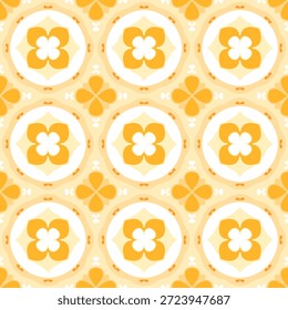 Sunny Quatrefoil Tile Seamless Pattern in Mustard
