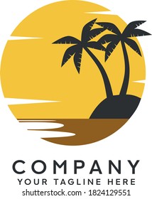 logotipo de puesta de sol o amanecer con silueta de coco