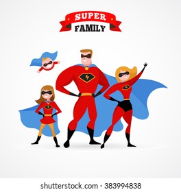 Familia de superhéroes: mamá, papi y niños